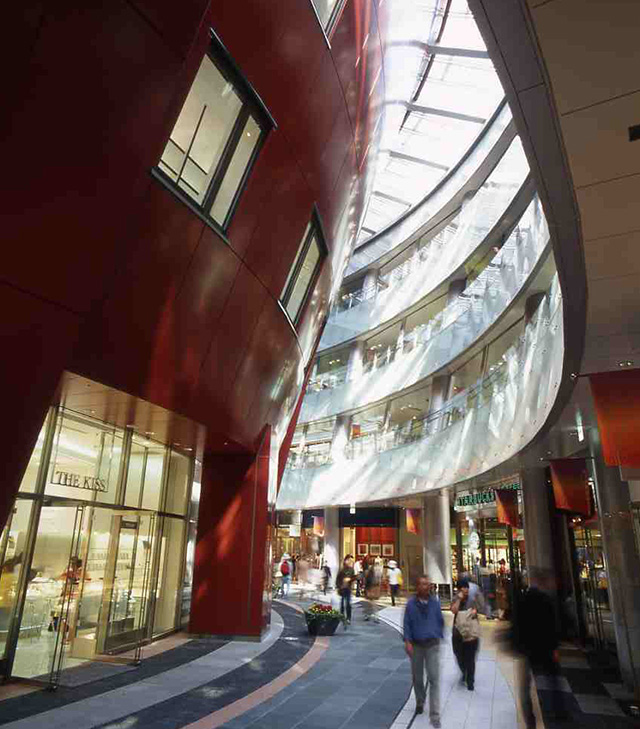 写真:キャニオンウォークの様子